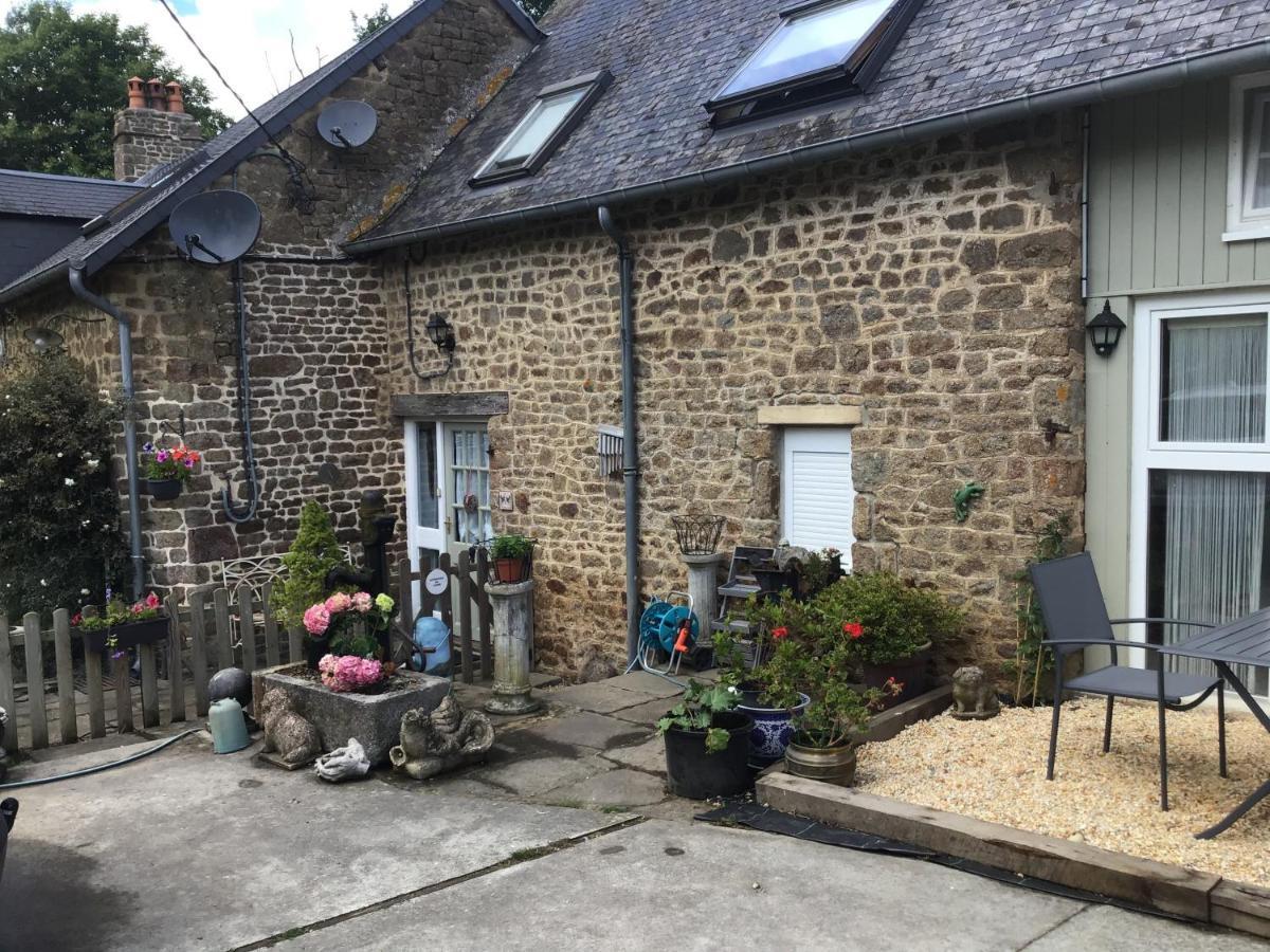 La Ville - Les Petits Champs Buais-les-Monts Exterior foto